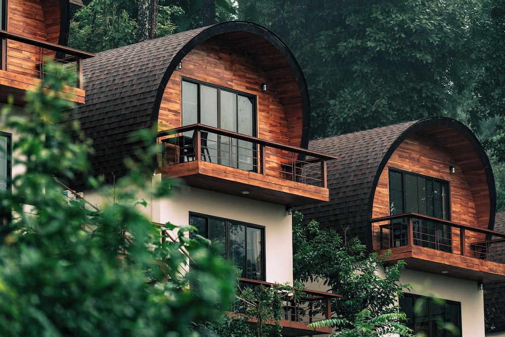 Basic Single Room, Balcony, Mountain View