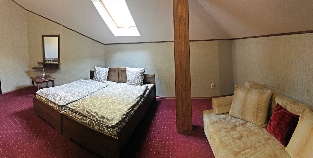 Economy Double or Twin Room photo 3