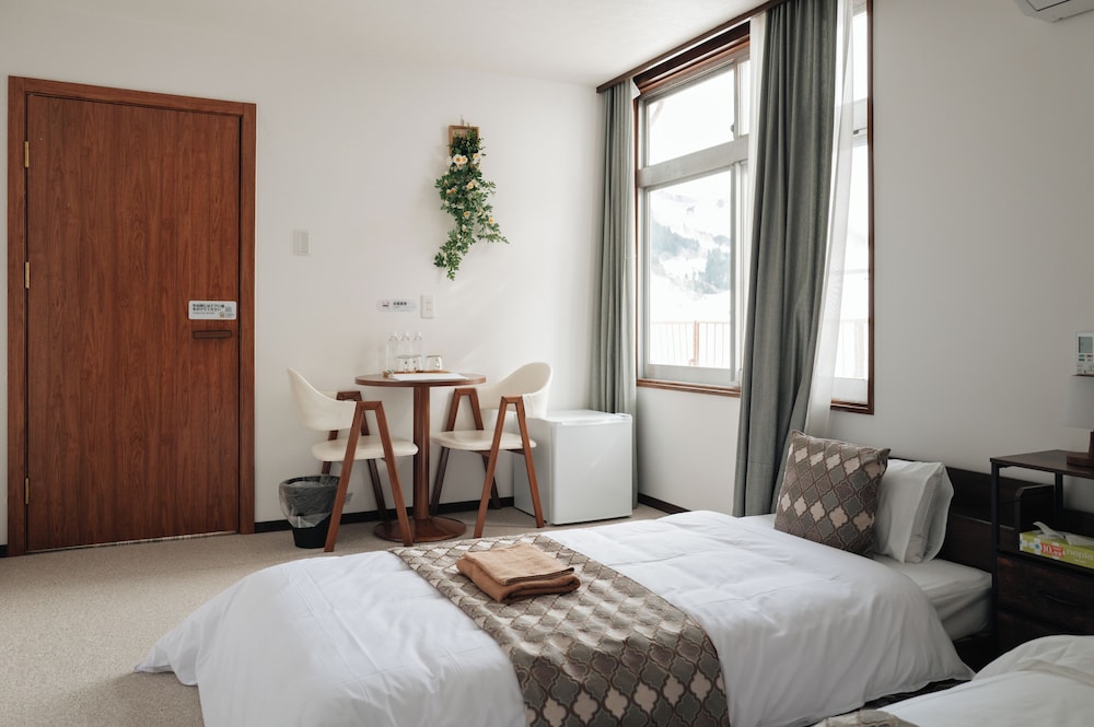 Superior Twin Room, Mountain View
