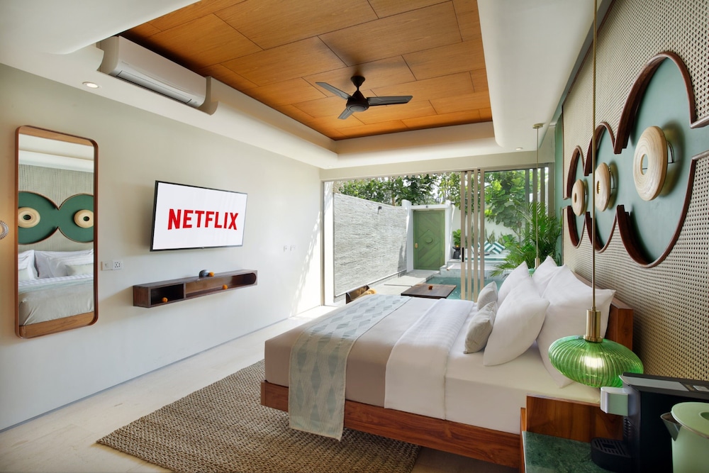 1 Bedroom Villa with Private Pool - Photo 2