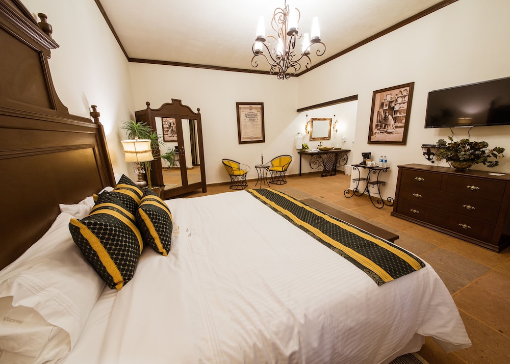 Superior Double Room, 1 Bedroom, Garden View, Tower