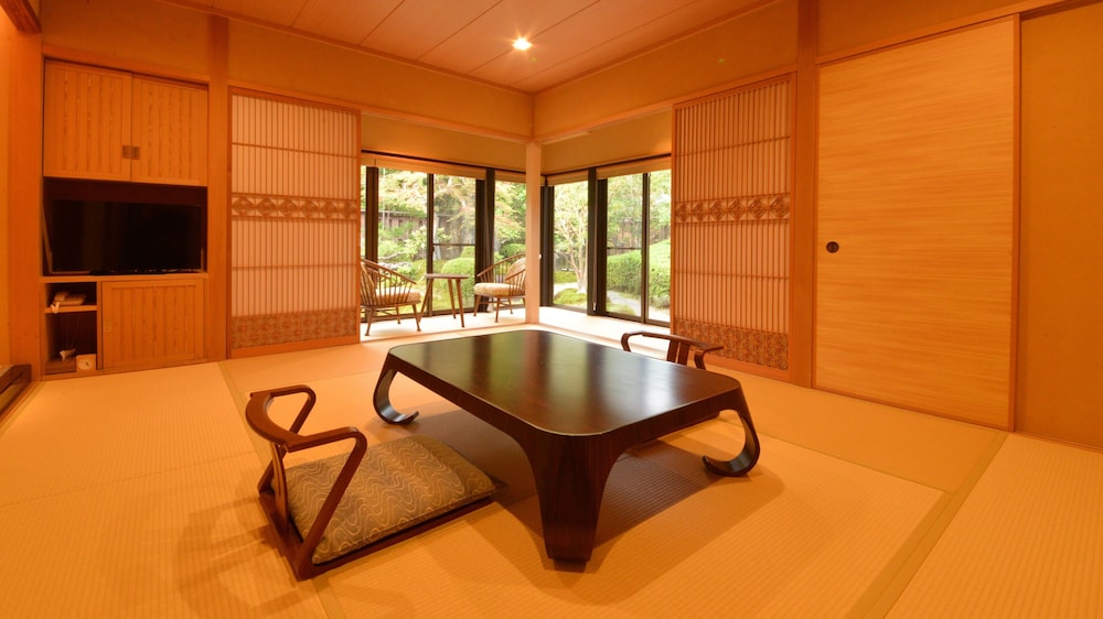 Japanese-style Room with Private Open-air Bath “Kaede”
