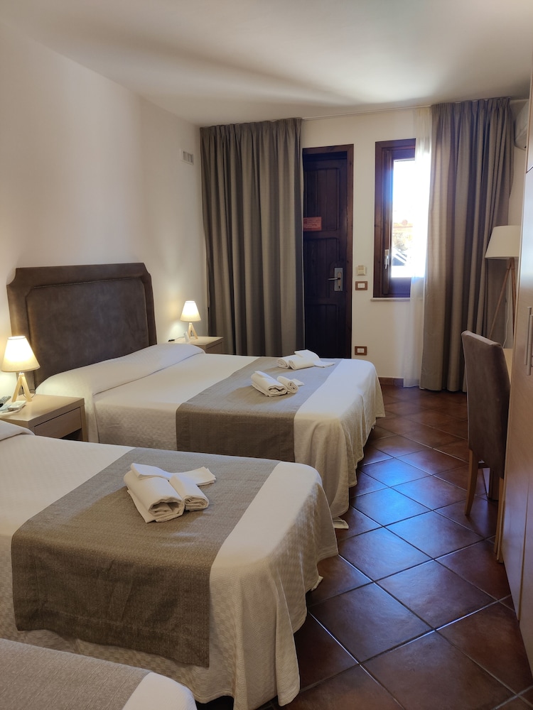 Deluxe Quadruple Room photo 2