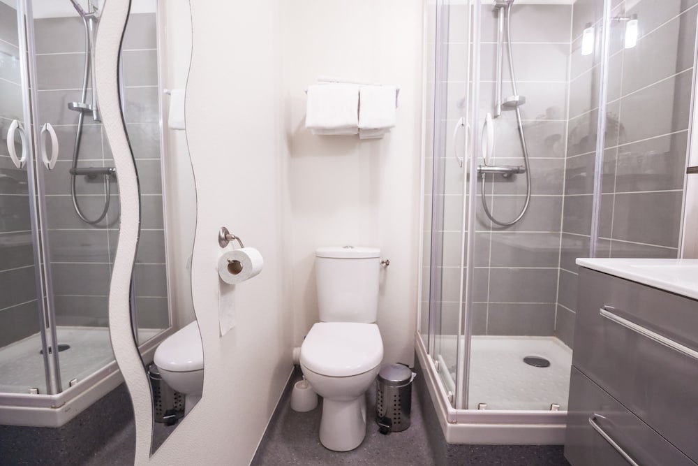 Basic Single Room, Ensuite photo 2