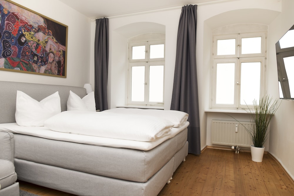 Apartment, 2 Bedrooms (EG)