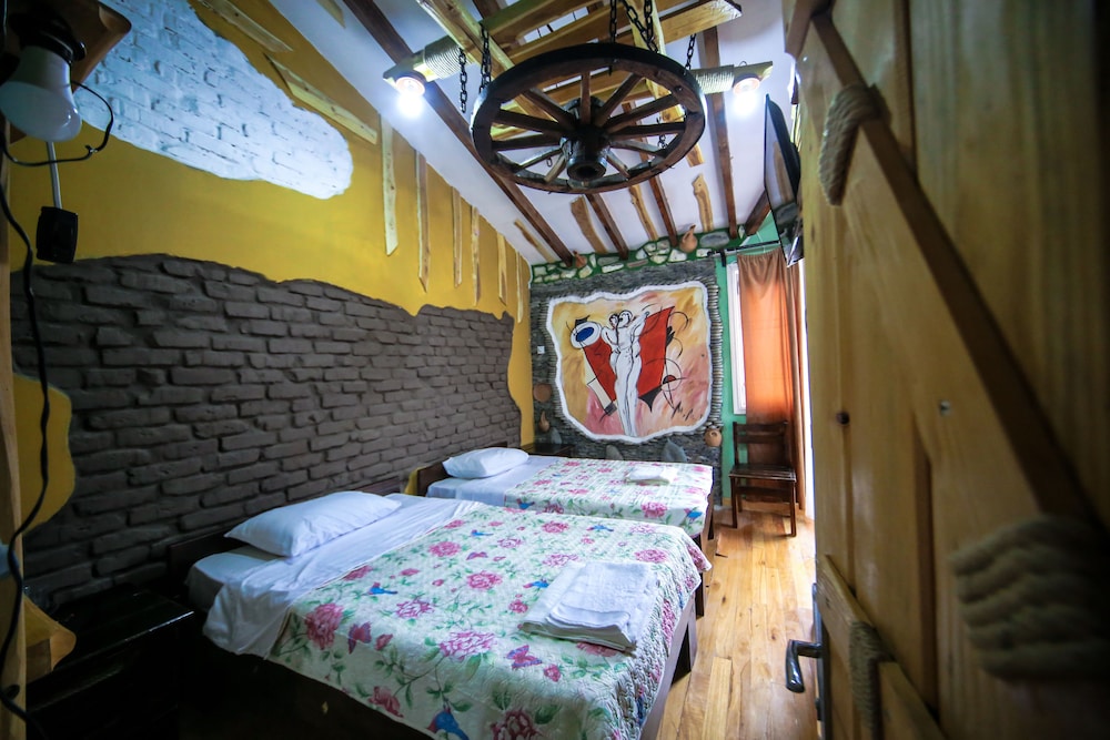 Classic Twin Room, 2 Twin Beds photo 2