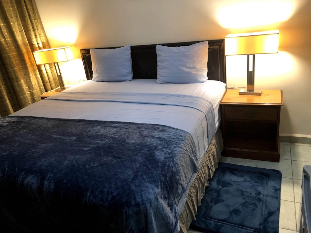 Royal Townhome, Multiple Beds, Balcony, City View