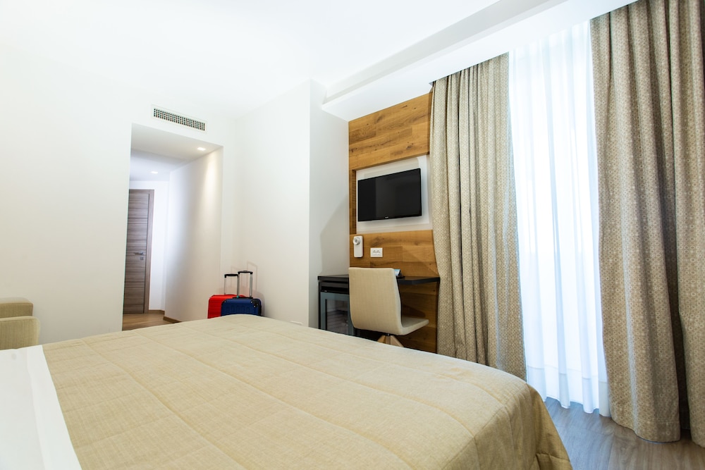 Deluxe Double Room photo 3