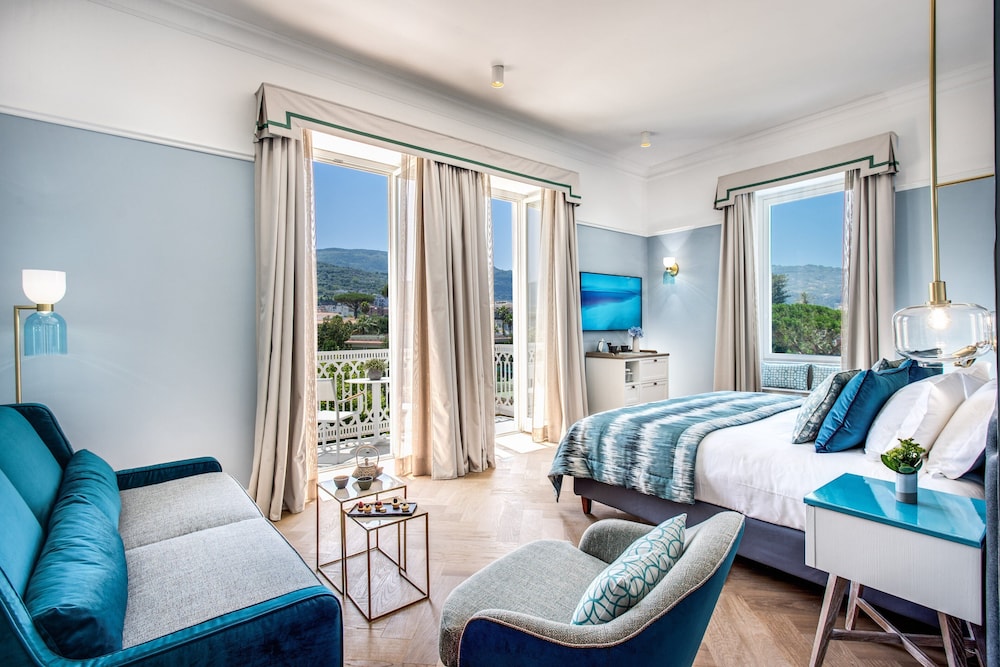 Junior Room, Partial Sea View