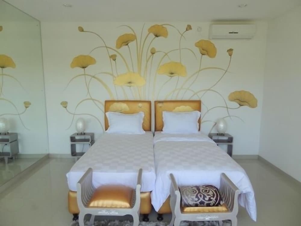 Villa Bird of Paradise, 3 Bedrooms, Private Pool photo 3
