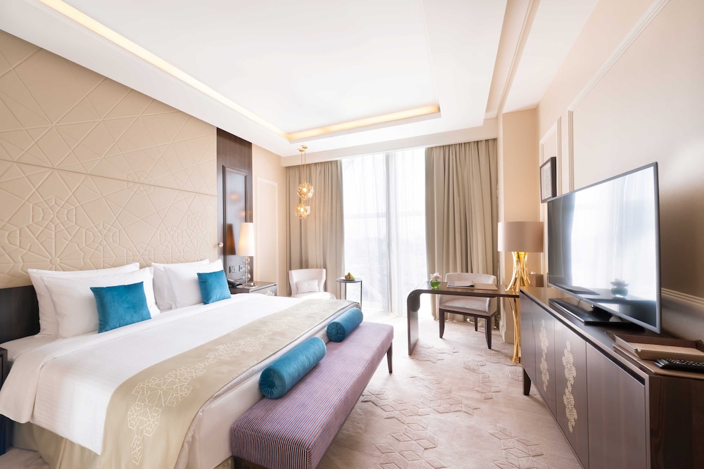 Deluxe Room, 1 King Bed - Photo 1