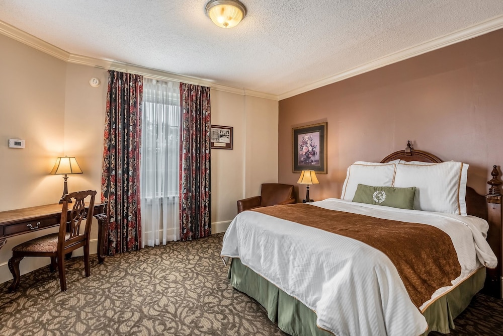 Standard Room, 1 Queen Bed, Non Smoking