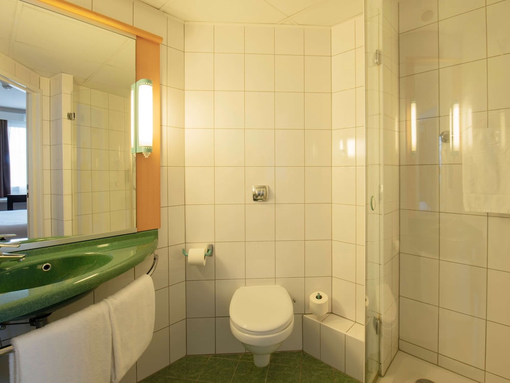 Standard Room, 2 Twin Beds - Photo 4