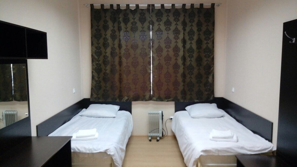 Economy Twin Room, Shared Bathroom