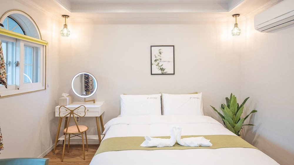 Basic Room, 1 Bedroom (102(with Pet,1st floor)) - Photo 8