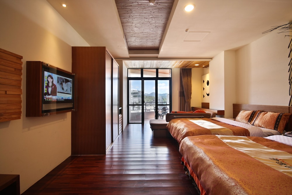 Quadruple room with mountain view photo 2