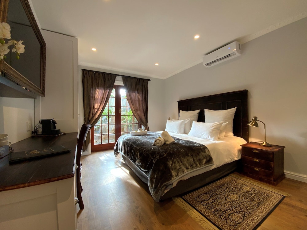 King or Single Beds en-suite photo 1