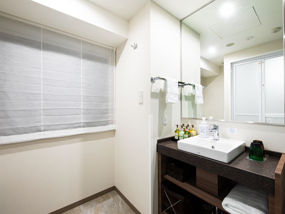 Double Room, Shower Only (No Bathtub), Non Smoking photo 2