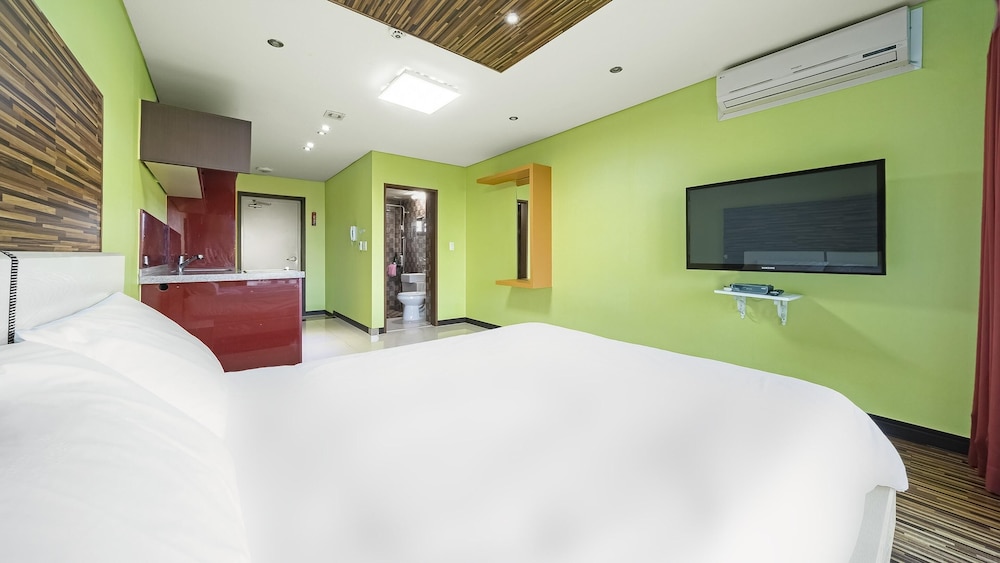 Basic Room, 1 Bedroom (Room 304) - Photo 8