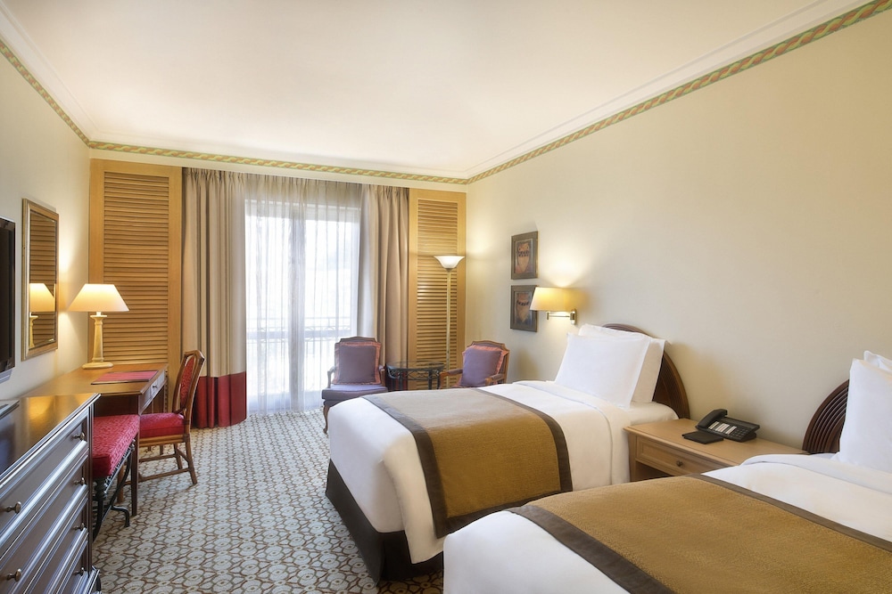 Executive Room, 2 Twin Beds, Smoking - Photo 1