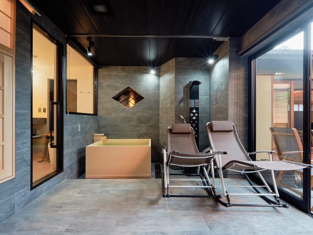 House, 4 Bedrooms, Kitchenette, Garden View photo 3