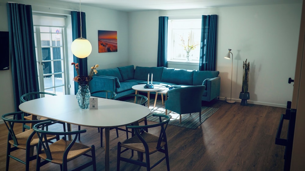 Apartment 3 Bedroom photo 1
