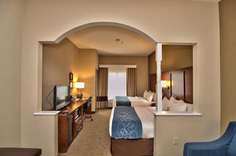 Suite, Multiple Beds, Non Smoking - Photo 8
