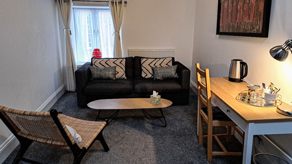 Superior Double Room, 1 King Bed, Garden View photo 2