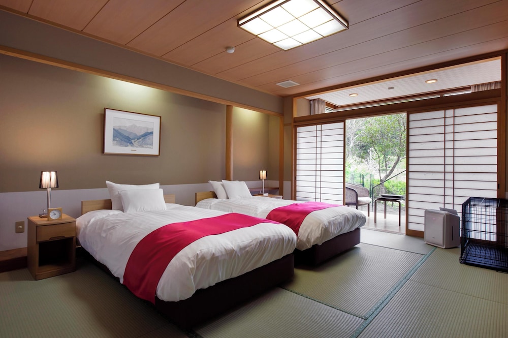 Japanese Modern Twin Room With Private Dog Park(Non-smoking)