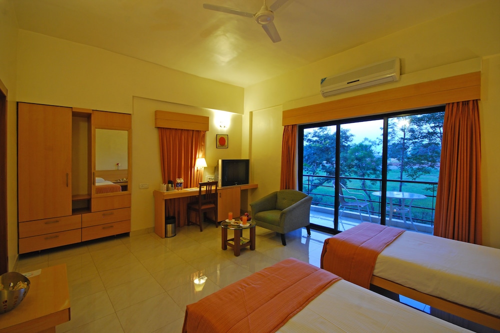 Semi Deluxe Room - Photo 12
