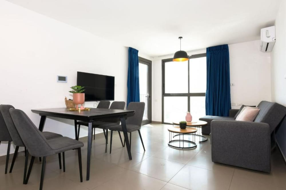 Apartment 28