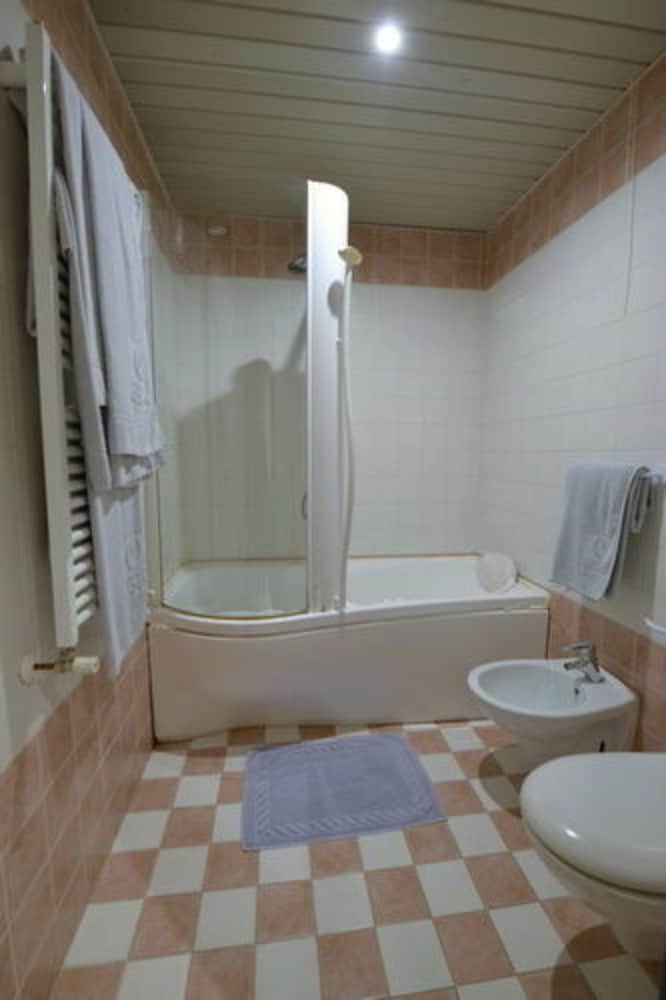 Family Room, Annex Building photo 2