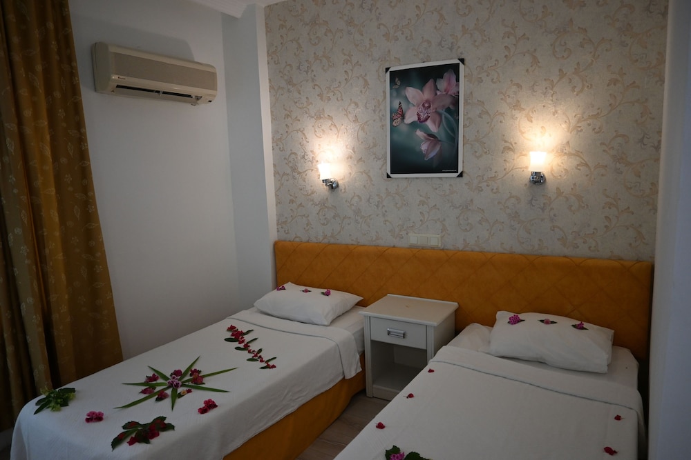 Standard Triple Room photo 3