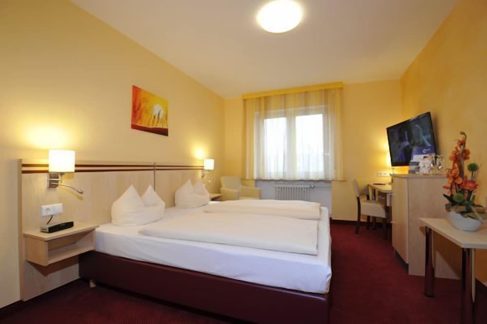 Double Room (Standard) photo 2