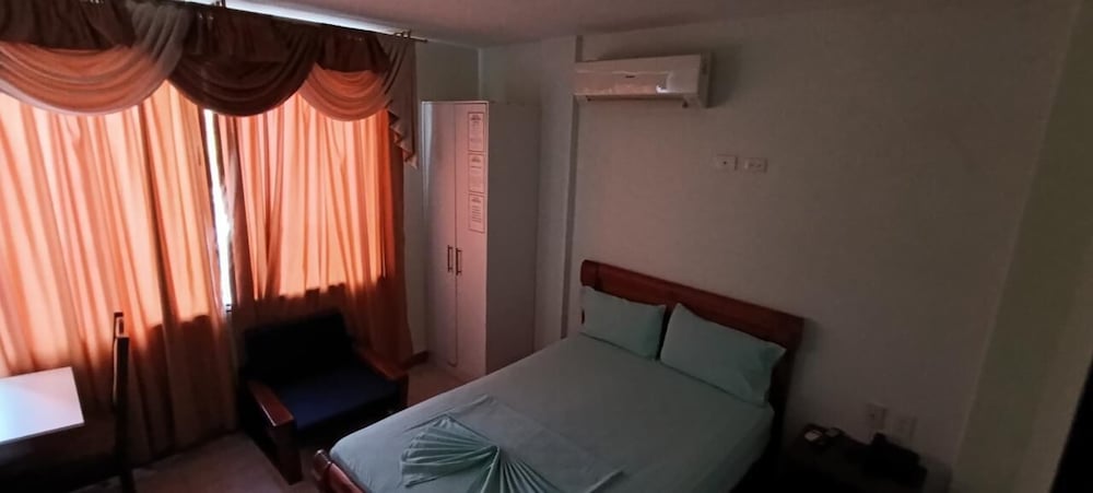 Economy Single Room, Microwave, Courtyard View photo 2