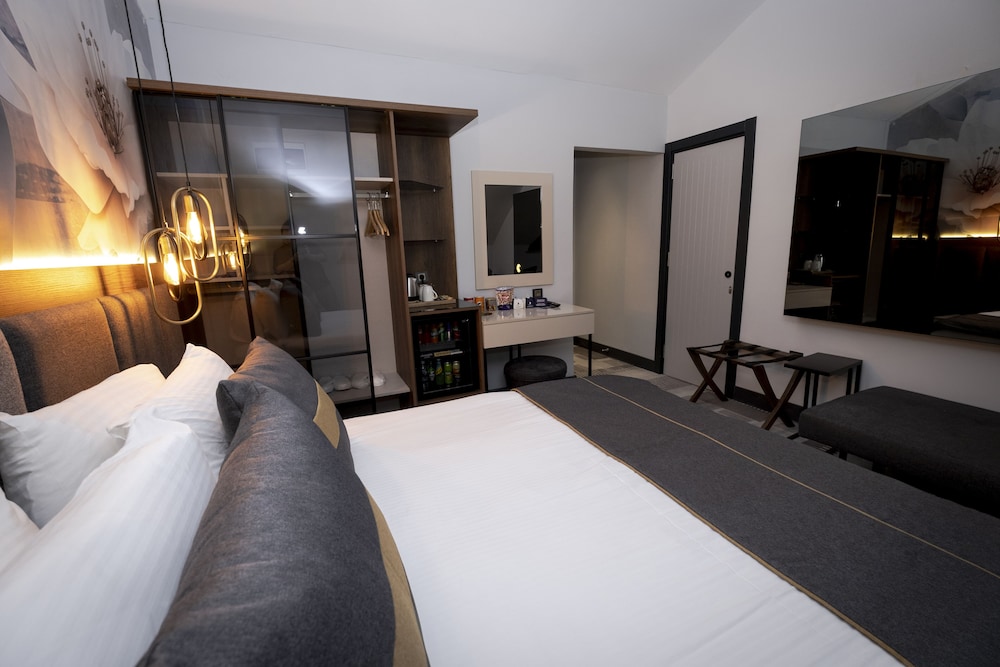 Romantic Suite, 2 Bedrooms photo 3
