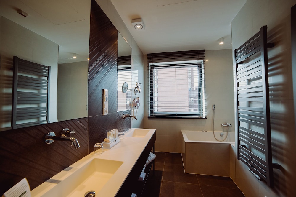 Standard Twin Room - Photo 4
