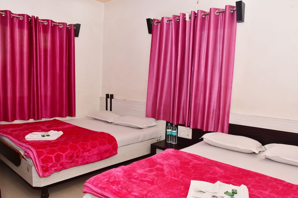 Four Bed Deluxe AC photo 3
