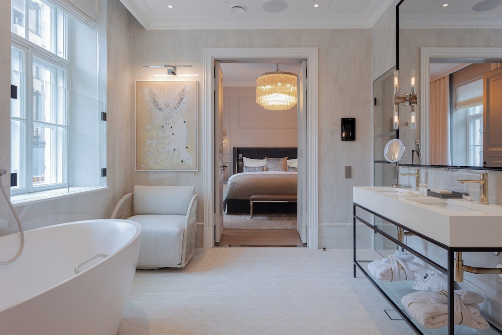 Suite, 1 King Bed (Residential)