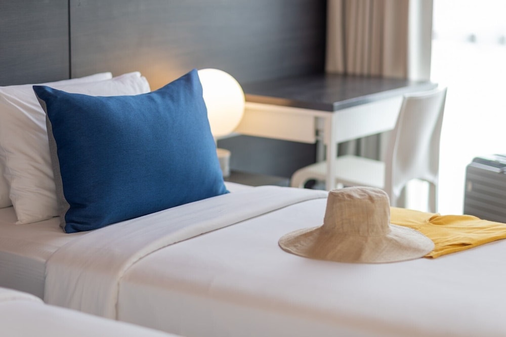 Comfy Double or Twin Suite Room - Photo 11