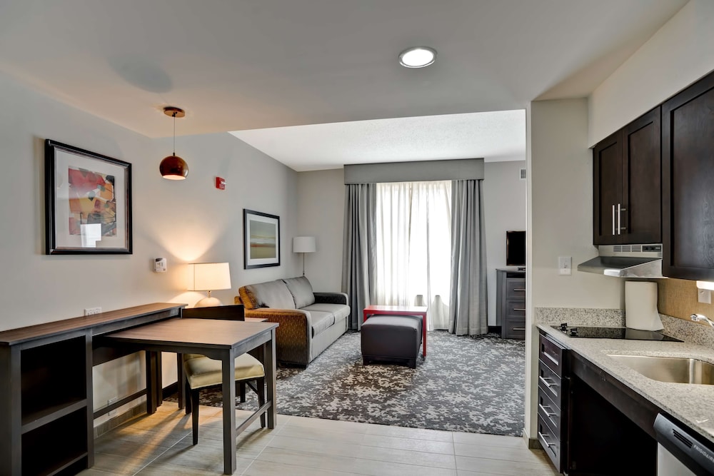 Studio, 1 King Bed, Accessible, Non Smoking (Hearing) photo 3