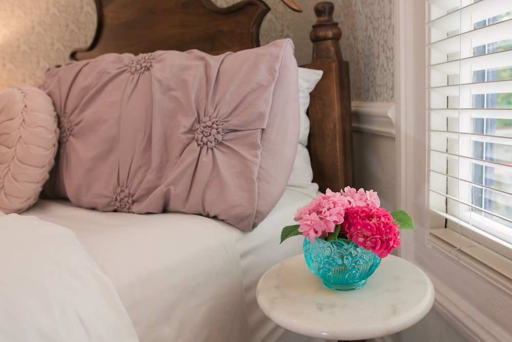 Basic Room, 1 Queen Bed (Wootten Room) photo 2
