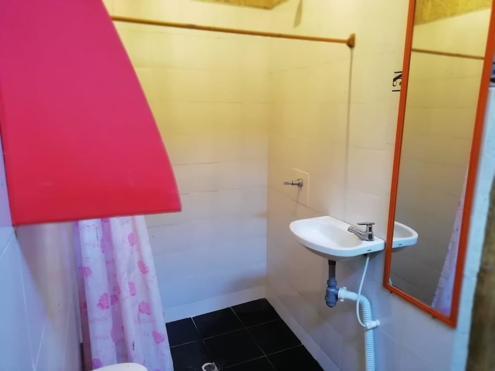 Triple Room, Multiple Beds photo 3