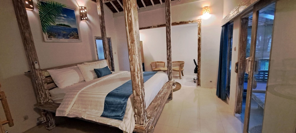 Superior Villa, 1 King Bed, Pool Access