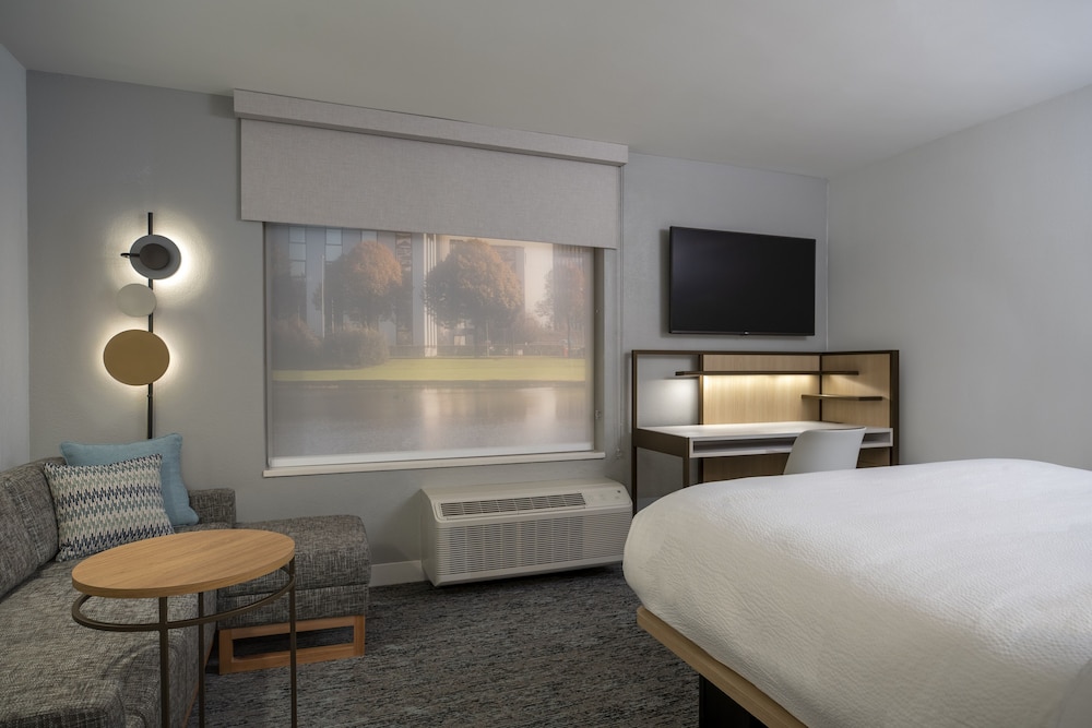 Suite, 1 Bedroom - Photo 3