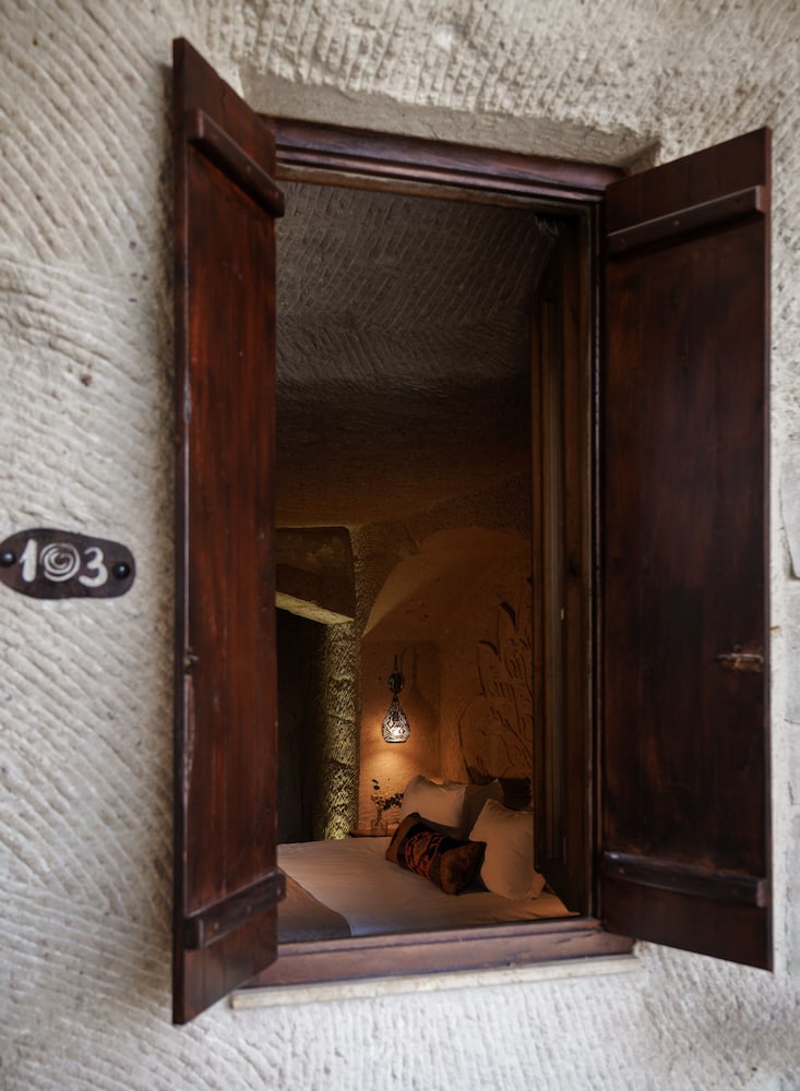 Deluxe Room - Photo 8