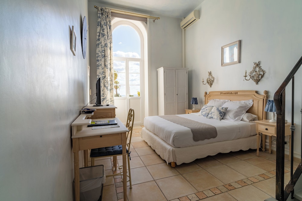 Double Confort Room with Terrace, park & pool view