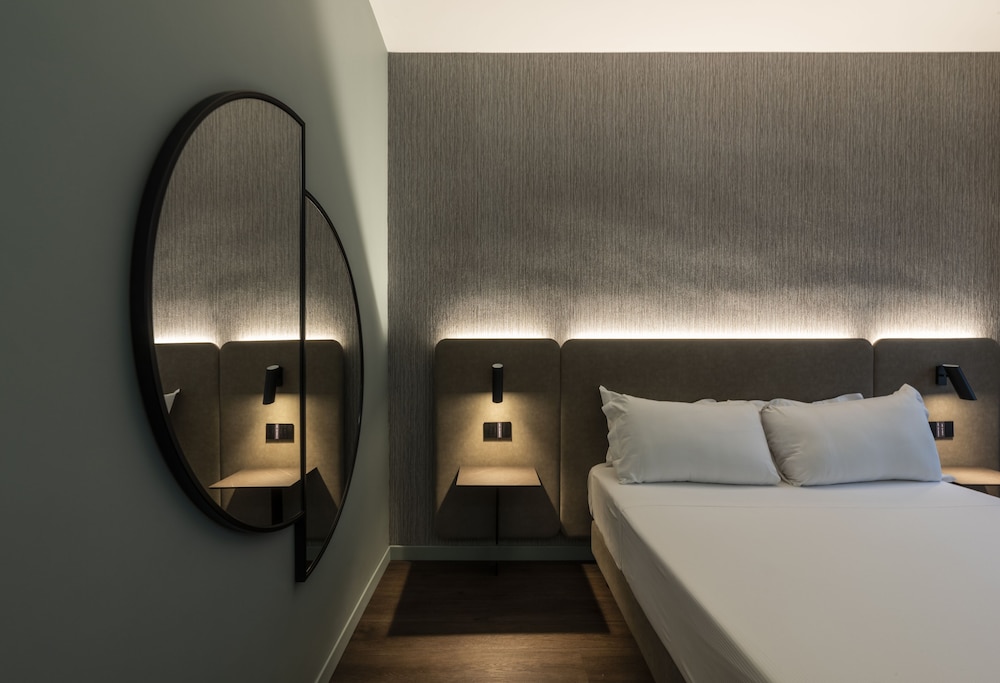 Double Room - Photo 9