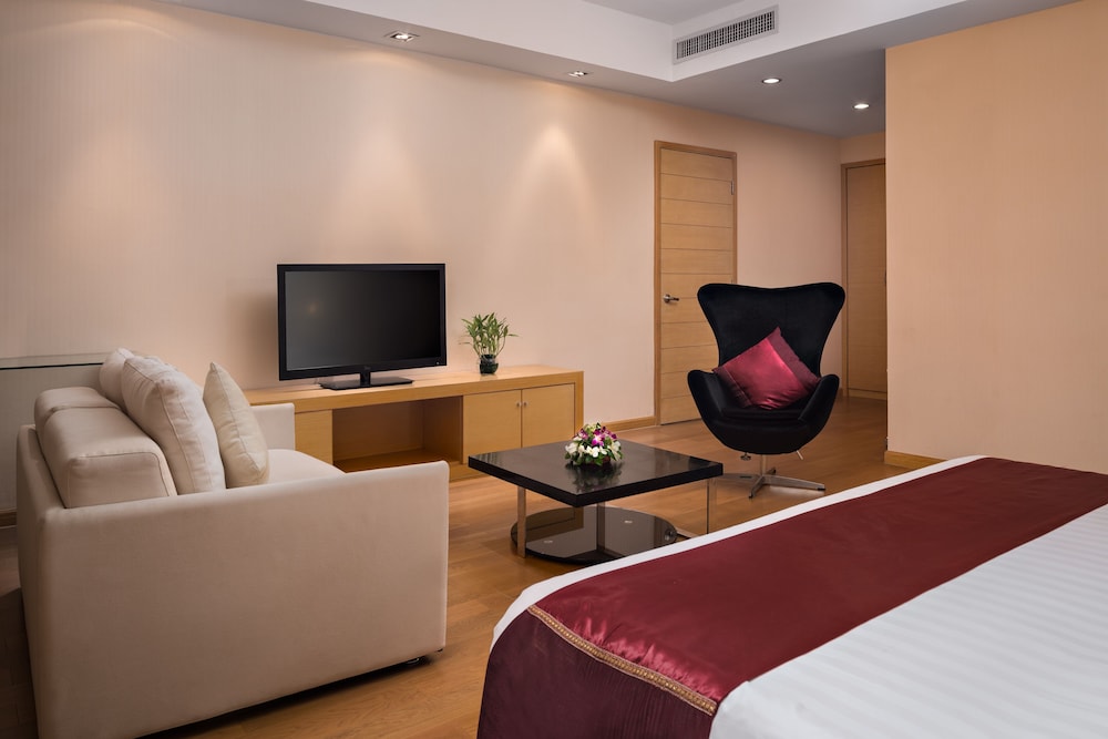 Deluxe King Room photo 1