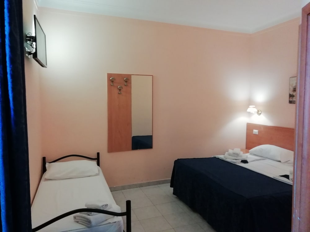 Family Triple Room photo 3